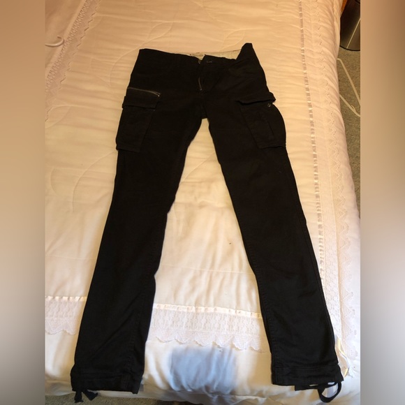 Men’s black Jack & Jones cargo pants - Picture 2 of 5